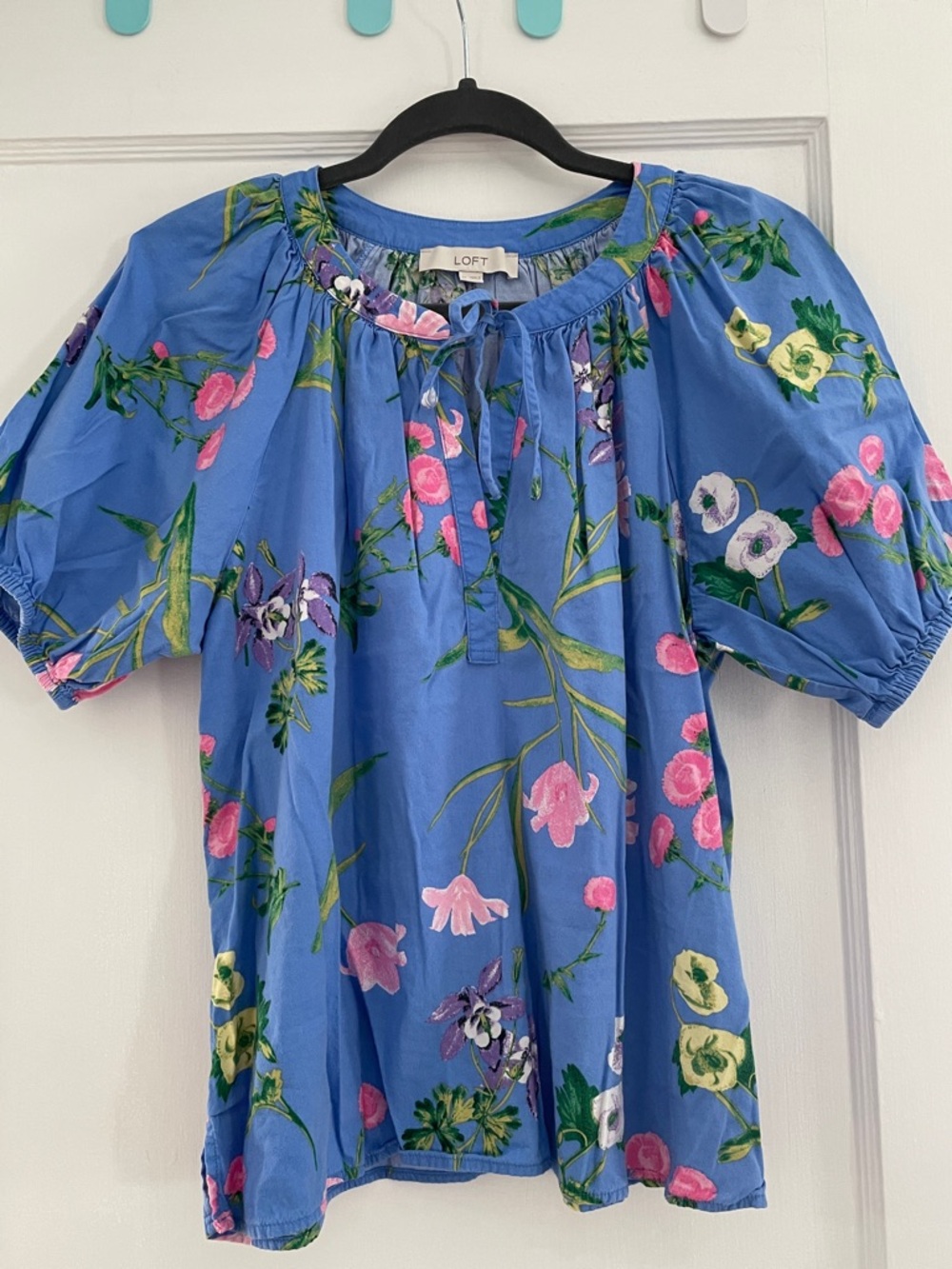 LOFT Blue Floral Tie-Neck Puff Sleeve Blouse